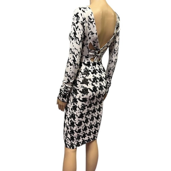 Guess Black and White Long Sleeve Dress - Picture 4 of 12